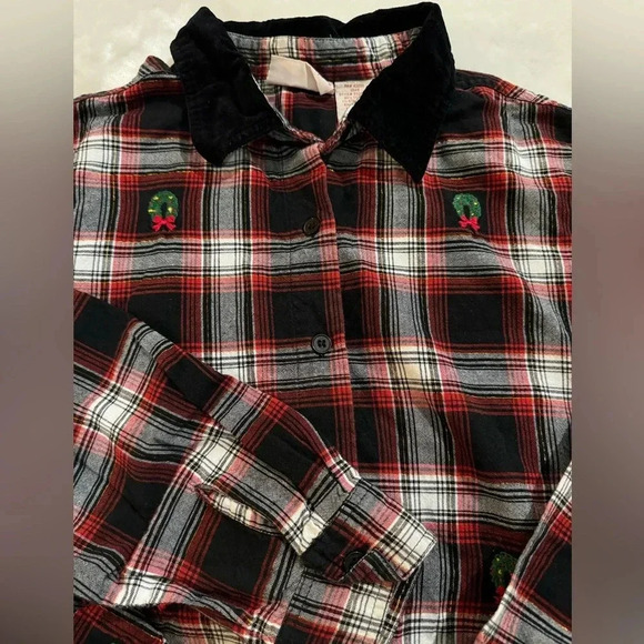 Basic Editions Tops - Plaid Embroidered Button Down Velvet Collar Granny Shirt Christmas Wreaths VTG